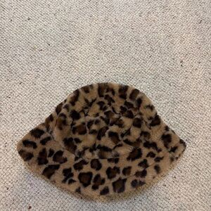 Uniqlo Brown Leopard Print Faux Fur Hat